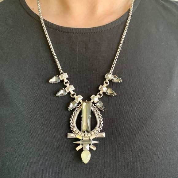 Stella & Dot Eclipse Pendant Necklace. - Picture 3 of 4